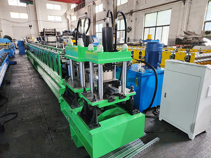 墻板結構成型機出料