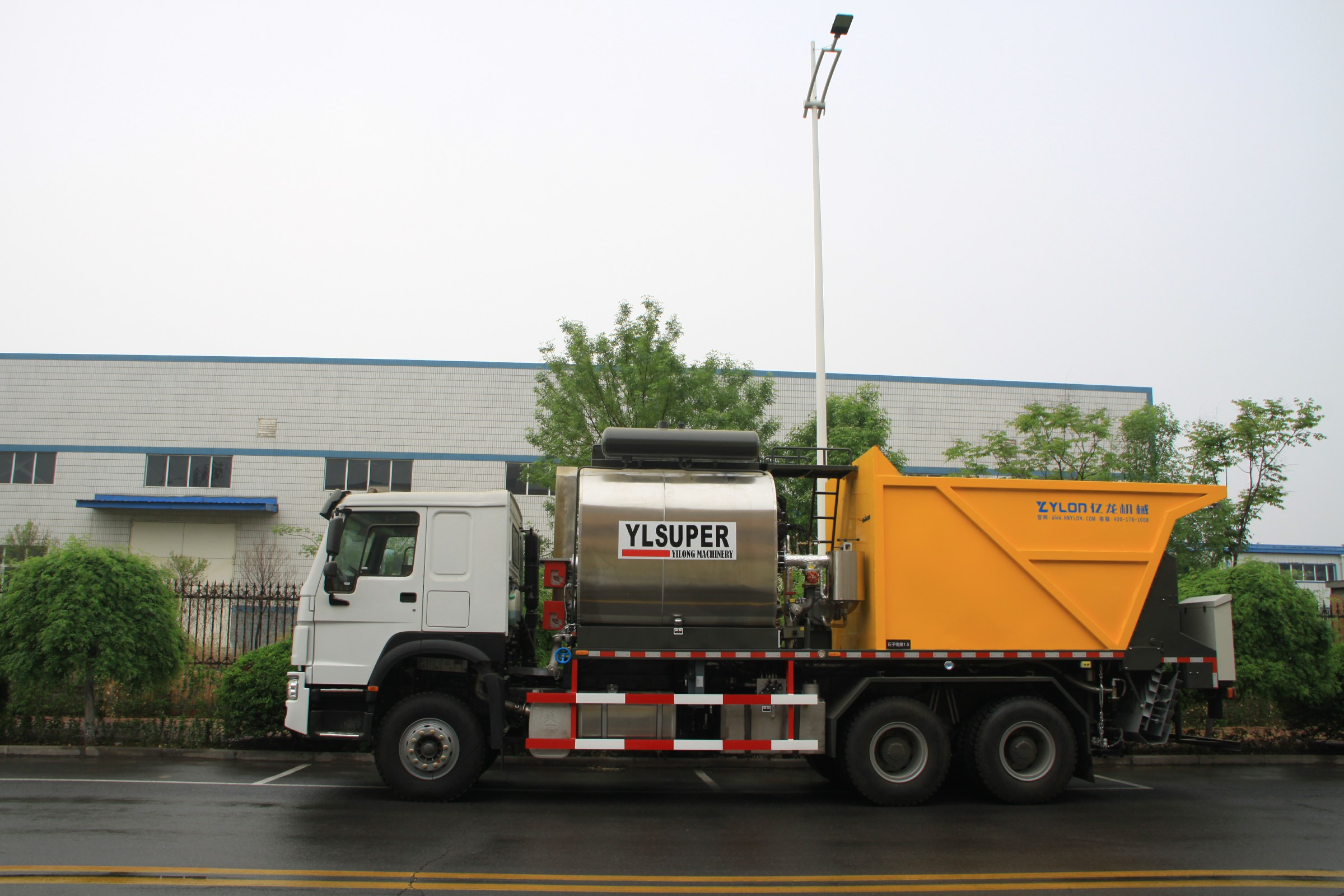 瀝青同步碎石封層車(chē)有哪些特點(diǎn)？
